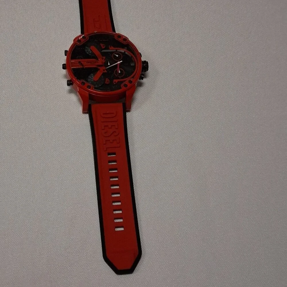 Diesel Mr. Daddy Three-Hand Silicone Watch – Model DZ7431